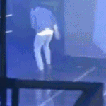 [EXO] 레이 쓰러졌는데도 무시하고 지나가는 엑소멤버들.<b>GIF</b>