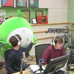 [EXO] 이때시발 저 <b>연두색</b> 존나부러워