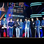 [CHEN] 엑소 <b>데뷔</b> 4주년에 중 시상식서 5관왕