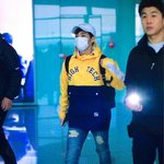 [시우민] 뾱뾱보행기신발소리 날듯한 공항<b>민석</b>이