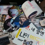 [EXO] ㅅㅂ굿즈정리하는데
