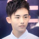[EXO] 얘 <b>이마</b> 왜이렇게 넓냐
