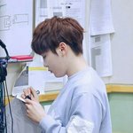 [댓글부탁해] 이 <b>신발</b> 이름 아시는분 