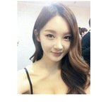 20대 여자 워너비 강민경, 여배우 <b>포스</b>