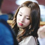 웃을 때와 무표정일 때 <b>갭</b> 차이