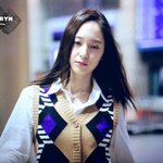 입국하는 크리스탈