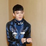 [EXO] 요즘에는 이런 옷이 <b>유행</b>이냐