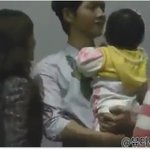 [댓글부탁해] ㅁㅊ송중기애기안고 뽀뽀하는거개설레ㅜㅜㅜ