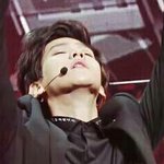 [EXO] <b>양악</b>수술하고 징그러운 백현 계단턱