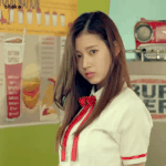 <b>사나</b>는 옛날이 더 예쁜거같지 않아?