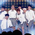 오늘 음중에서 노란<b>리본</b> 단 아이돌