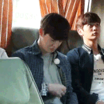 [EXO]  <b>한</b> <b>남자</b>가 이러고 있다