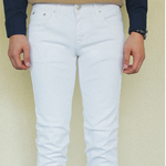 여성분들 남자가 이런<b>흰색</b>바지입으면 어떤가요? 극혐인가여