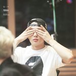 [아이콘] 12시에 바비 <b>피쳐링</b>ㅠㅠㅠㅠ 다들 대기타고있어?
