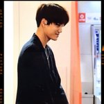 [카이] 하네다 도착 이쁘게 <b>미소</b>짓는 곰돌이
