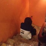 [EXO] 민석이 계단에 <b>혼자</b>ㅠㅠ