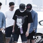 [EXO] 찬열이 세훈이 업다가 살 빠져서 그럼