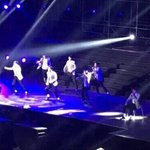 [카이] <b>종인</b>이 아직 춤 출 단계는 아니네
