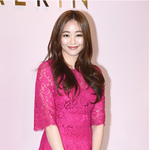 [댓글부탁해] 부러질듯한 가녀린 각선미의 김효진, 요즘리즈 갱신...