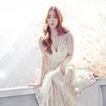 <b>몽환</b>적인 분위기의 신세경 화보