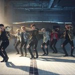 [방탄소년단] 저 스냅백에 <b>파란</b>옷 윤기니...?