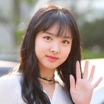 [EXO] <b>나연</b> 손보다 작은 얼굴