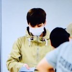 [시우민] 민석이 <b>모자</b>에 아무것도 없어오(시우민)