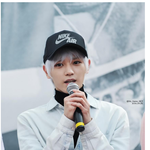 [댓글부탁해] 태용이 어깨로 <b>박찬열</b> 어깨 깨부술수 있을듯.JPG