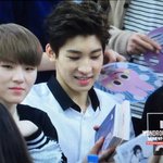 [세븐틴] 워누 <b>책</b> 받았다!!!!!!