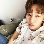 [BAP] 폰 <b>충전</b>하면서 찍은 사진이