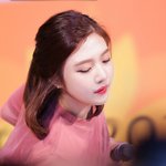 女 아이돌들의 상큼한 반<b>묶음</b>