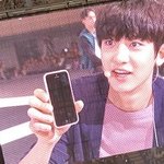 [EXO] 원래 이 핸드폰 이렇게 <b>작음</b>???