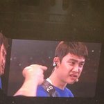 [EXO] <b>벌칙</b>으로 매운마카롱먹는 경수표정