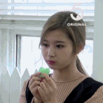 [트와이스] <b>사나</b> 사진좀 주세요