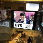 [방탄소년단] 와 <b>롯</b>1데백화점 전광판 