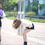 [댓글부탁해] 트와이스 한테 인사 <b>90</b>도로 받아주는 대선배 아이돌