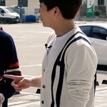 [시우민] 시우민) 포도주를 말하면서도 <b>양손</b>동기화ㅋㅋㅋㅋ