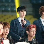 [EXO] 과거<b>여행</b>중