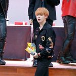 [방탄소년단] 과자가 엄청 <b>명품</b>으로보임