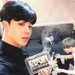 [방탄소년단] 민슈가 아침에 신고온 슬리퍼아님?ㅋㅋㅋㅋ꾸욥