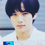 [EXO] 야 이사진 은근 종인이 닮지 않았냐?