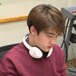 [EXO] ㅅㅂ요즘은 8시만 되면 눈이 떠짐