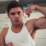 넘쳐나는 셀<b>카봉</b> 사랑