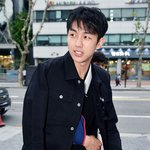 팔 깁스한 <b>임슬옹</b>