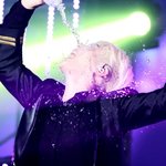 [방탄소년단] 꽃에 <b>물주</b>는 중이진 (고화질)