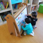 <b>왠일</b>로 자기들끼리 조용히 노네요..