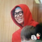 [방탄소년단] <b>맥반석</b> 계란에 빨간 포장지같은 걸 끼얹나