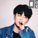 [방탄소년단] 아니 보통 이런 안경 끼면