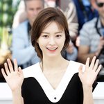 햇살에 눈부신 <b>도자기</b> 피부