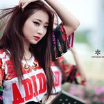 <b>도발</b>적 레드가 잘 어울리는 女돌